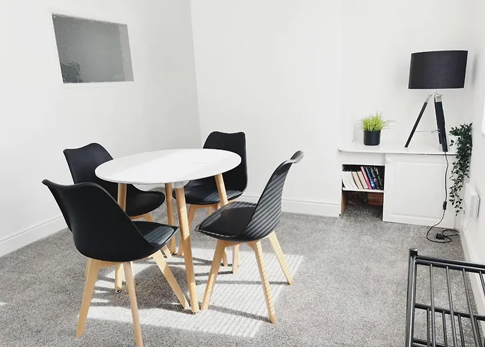 Wordsworth House By Sapphire -near To Bae Systems *